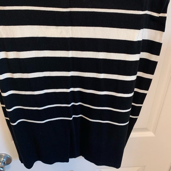 Ellen Tracy Black and White Striped Ribbed Pencil Skirt. New. Size XL - Picture 10 of 11